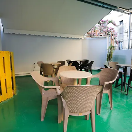 Honey Bee Hostel *
