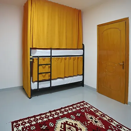 Hostel Honey Bee Τίρανα